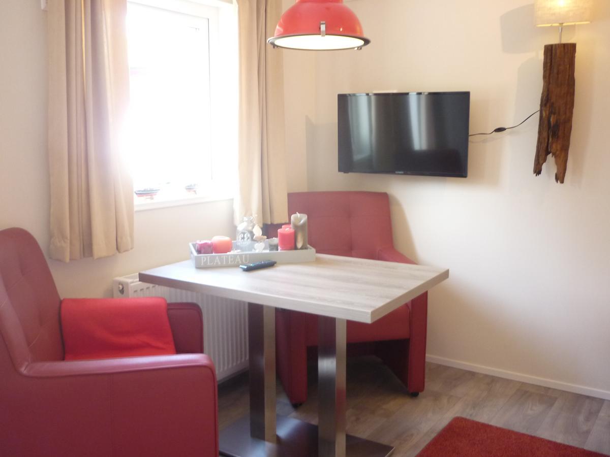 Gladenbach Zu Jeddelohs Bungalows & Apartments -Adult Friendly מראה חיצוני תמונה
